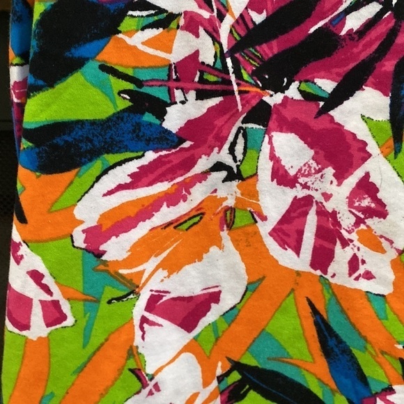 Westbound colorful, floral top. Size 1X - Picture 4 of 7